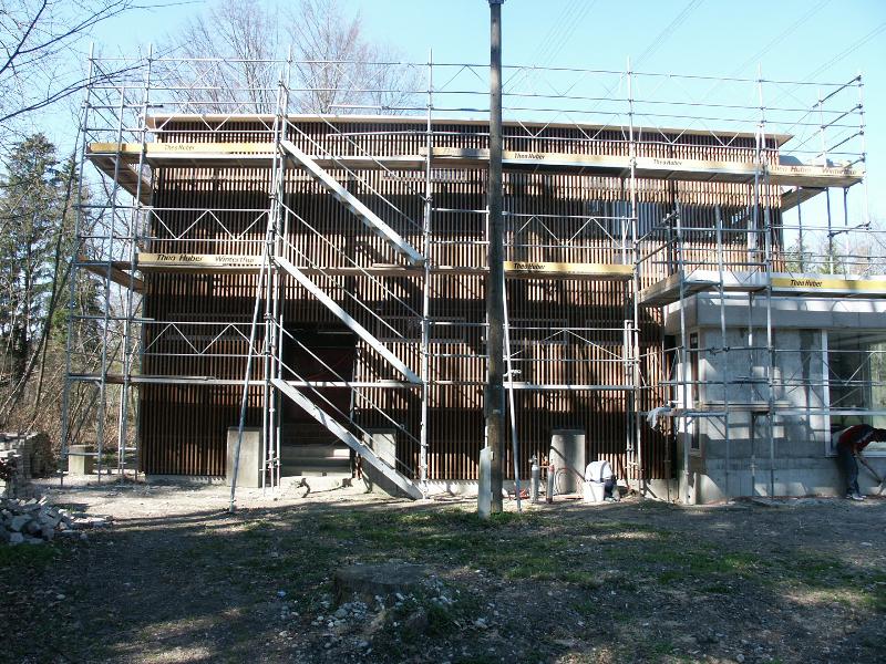 Südfassade mit vollständiger Vertikallattung
